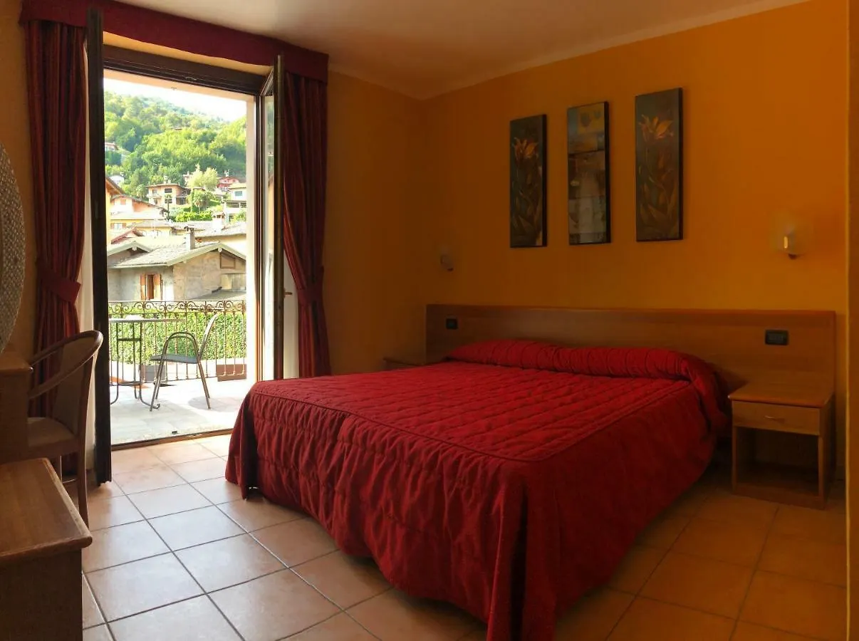 Hotel Adler Menaggio 3*,  Italien